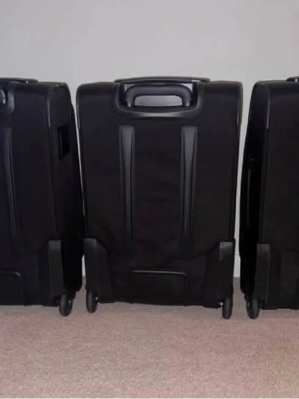 Andare 22” Expandable Softside Suitcase SoftShell Luggage Set Of 3